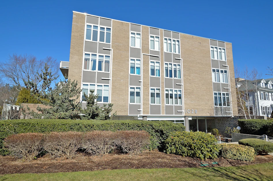 1028 FARMINGTON AVE, WEST HARTFORD, CT 06107, Presented by Berkshire